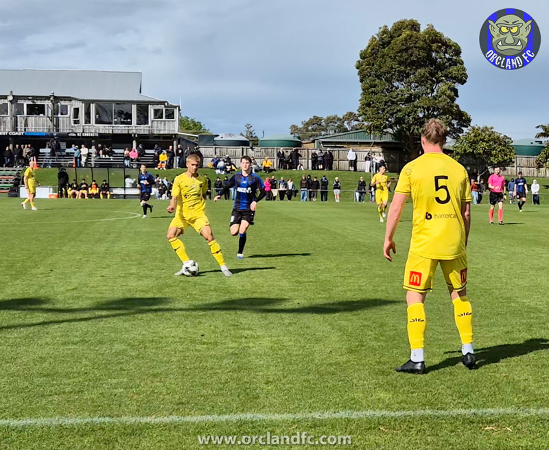 Mac Munro passing to Lewis Partridge - Auckland FC Reserves vs. Wellington Phoenix Reserves - NZ National League 2025 - Orcland FC