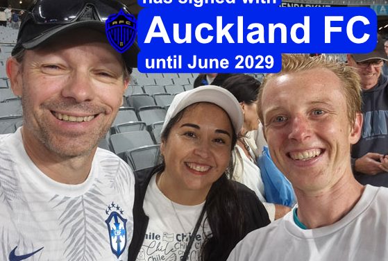Francis de Vries with Auckland FC until June 2029